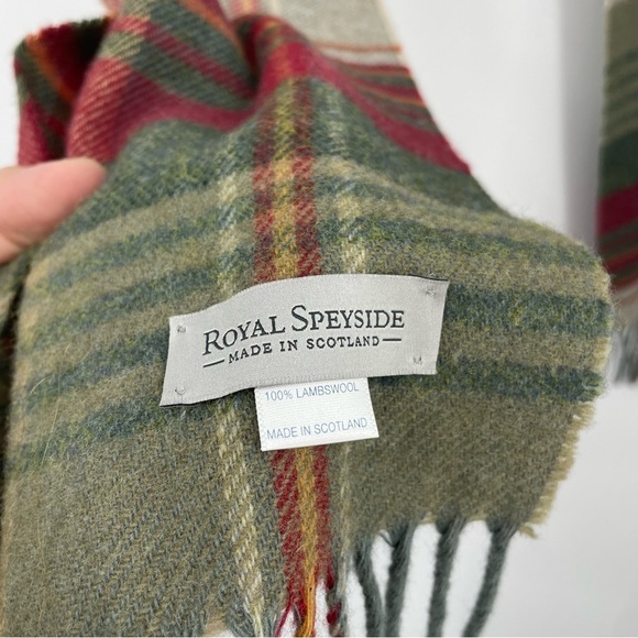 Lambswool Scottish scarf, Royal Speyside plaid - Picture 4 of 4